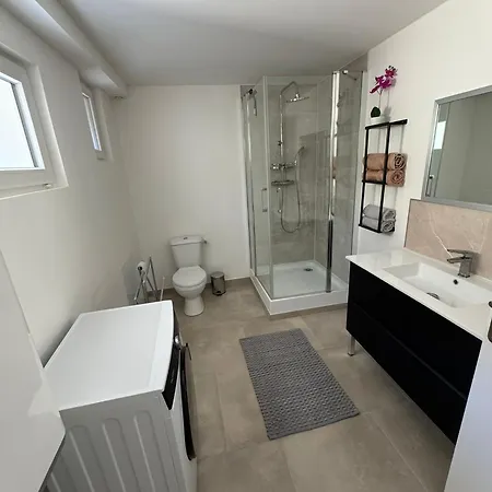 A Comme A La Maison *